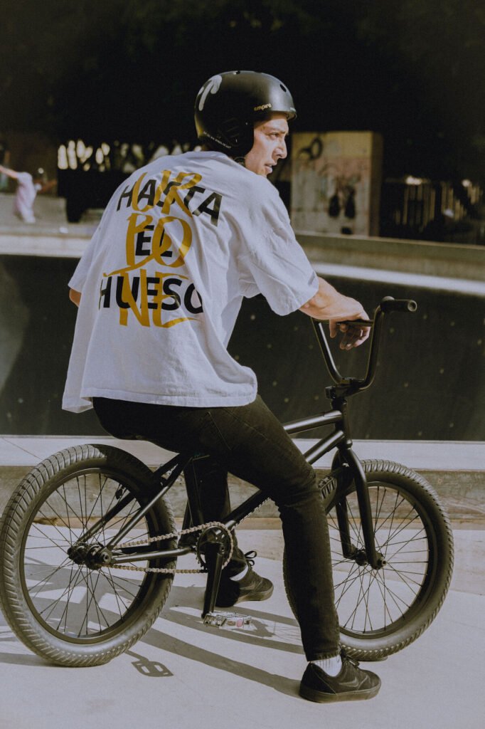 Playera streetwear urbana blanca URBONE - Hasta el hueso