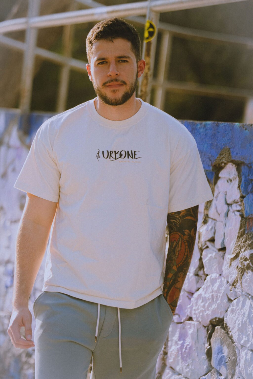 Playera streetwear urbana blanca URBONE - Huesos vivos