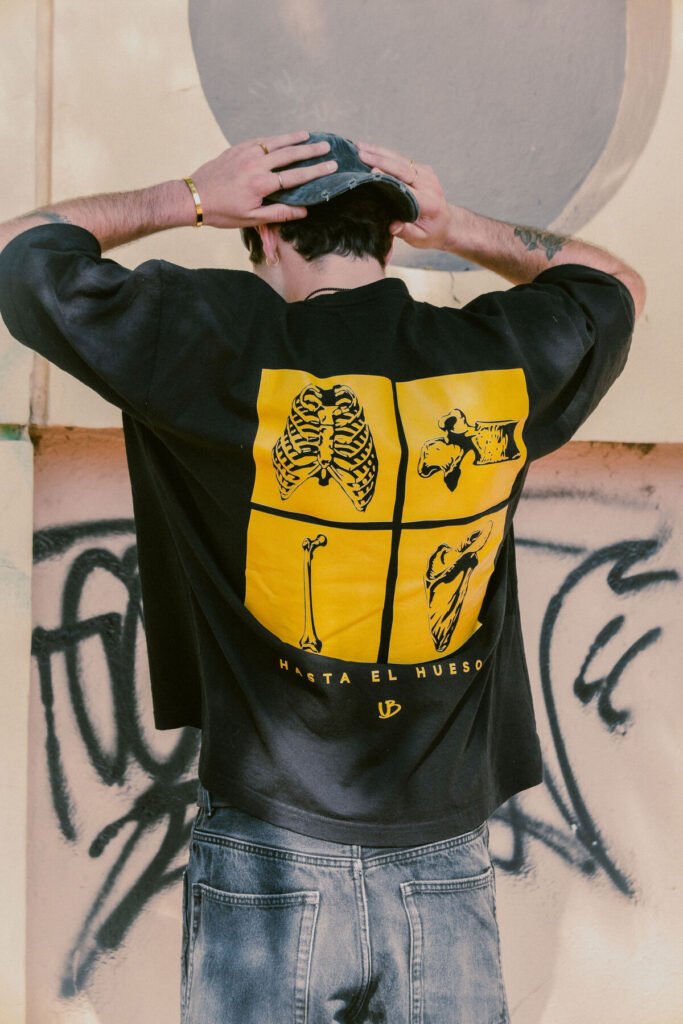 Playeras streetwear urbana negra URBONE - Composición